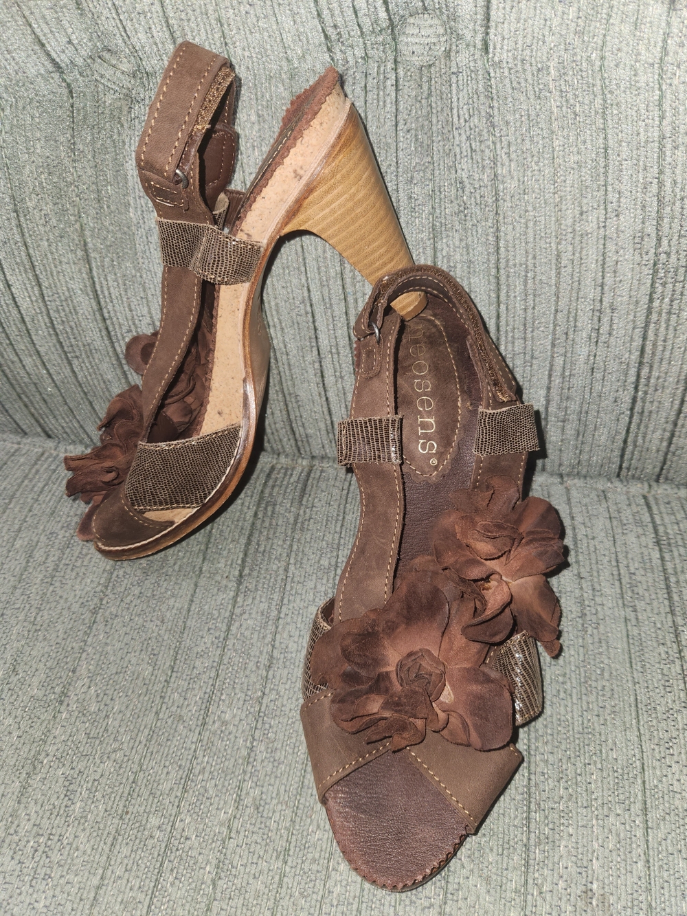 🍉Neosens Floral Suede High Heel Sandals